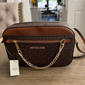 Micheal Kors purse